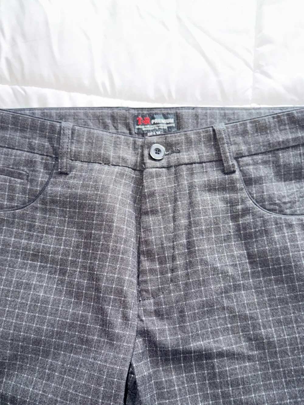 Like New T.R Premium Men’s Plaid Straight Leg Wool Trousers Size 34